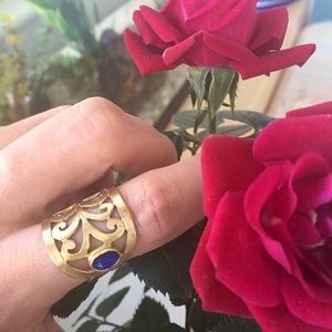 Meet your Posher, Parisa